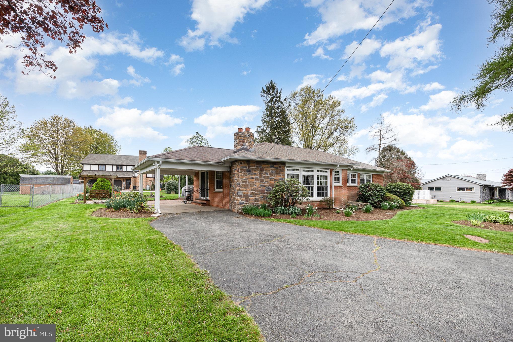 522 Berrysburg Rd