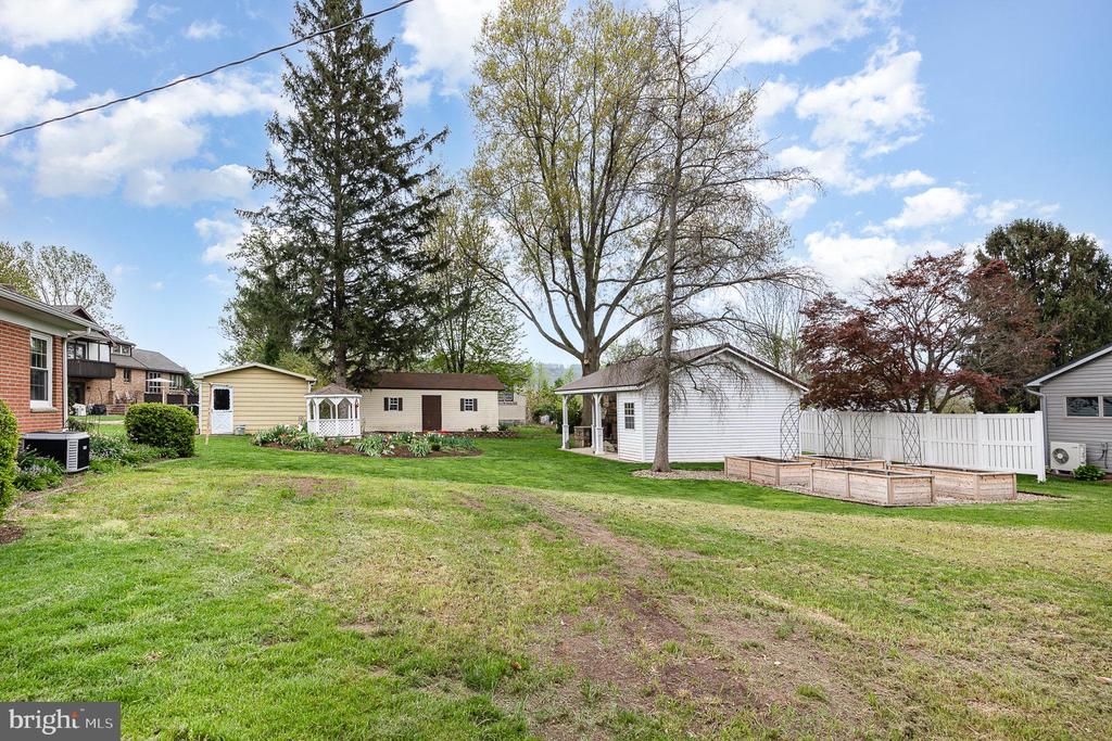 522 Berrysburg Rd