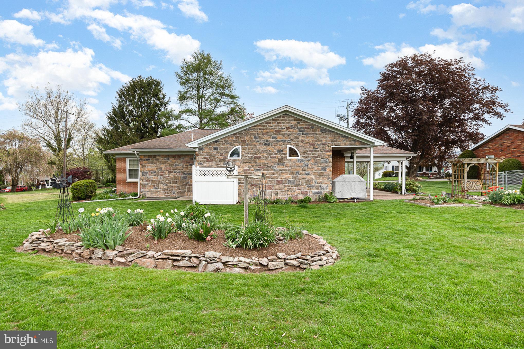 522 Berrysburg Rd