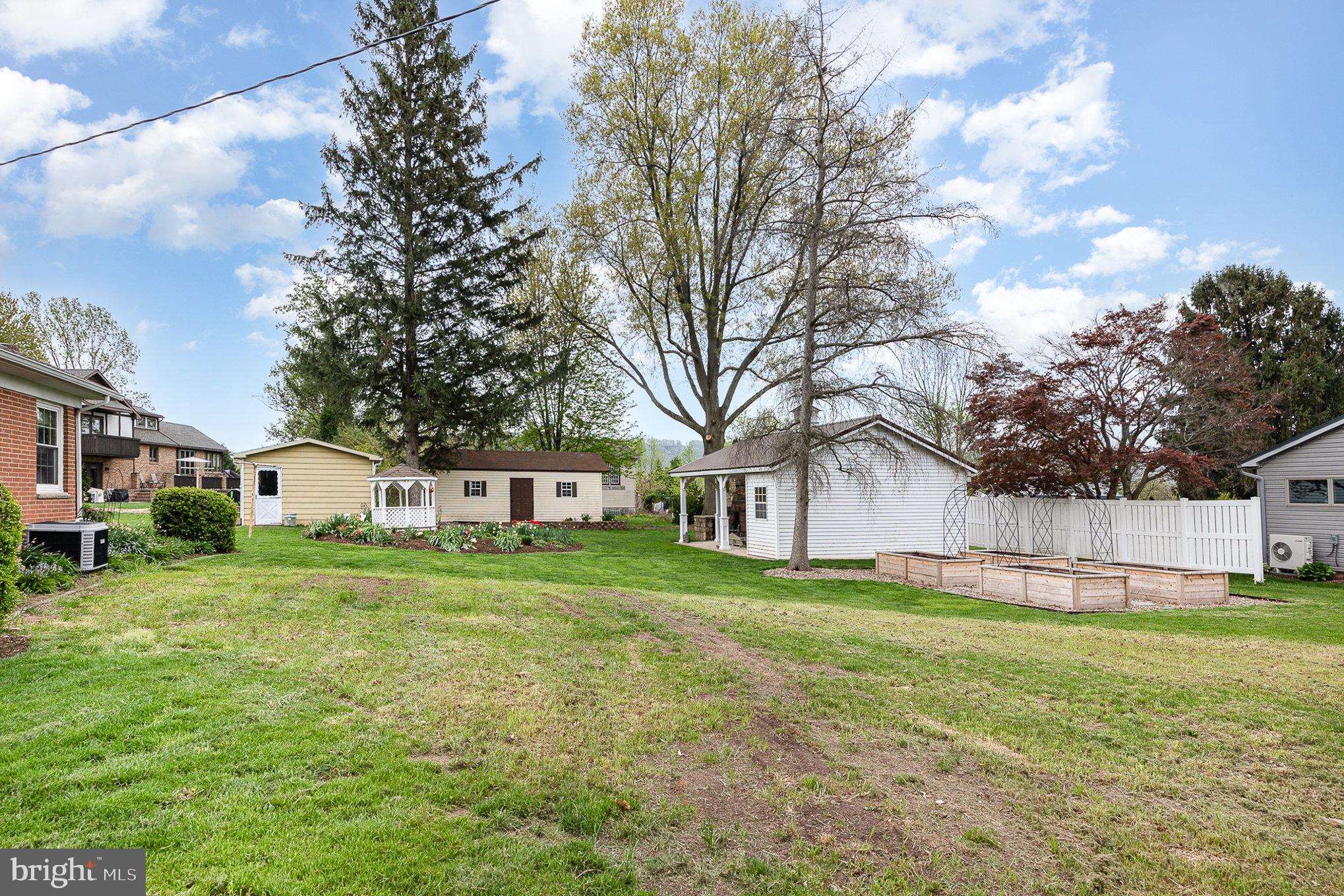 522 Berrysburg Rd
