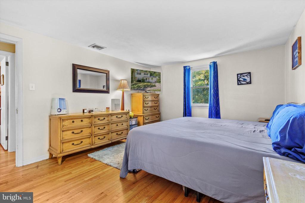 8 REDWOOD PLACE