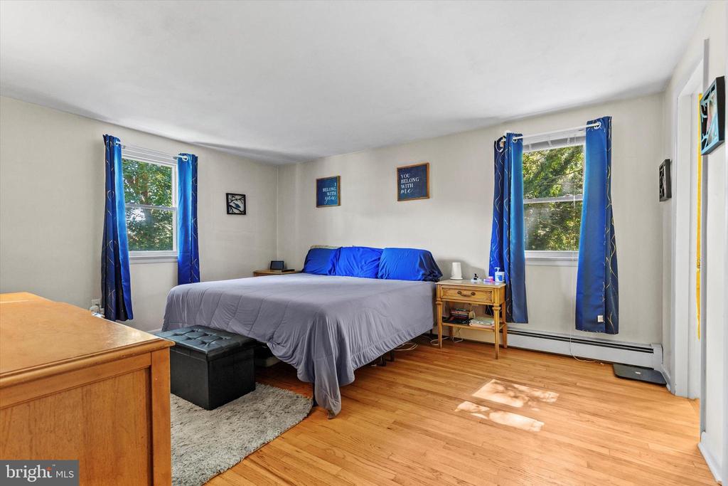 8 REDWOOD PLACE