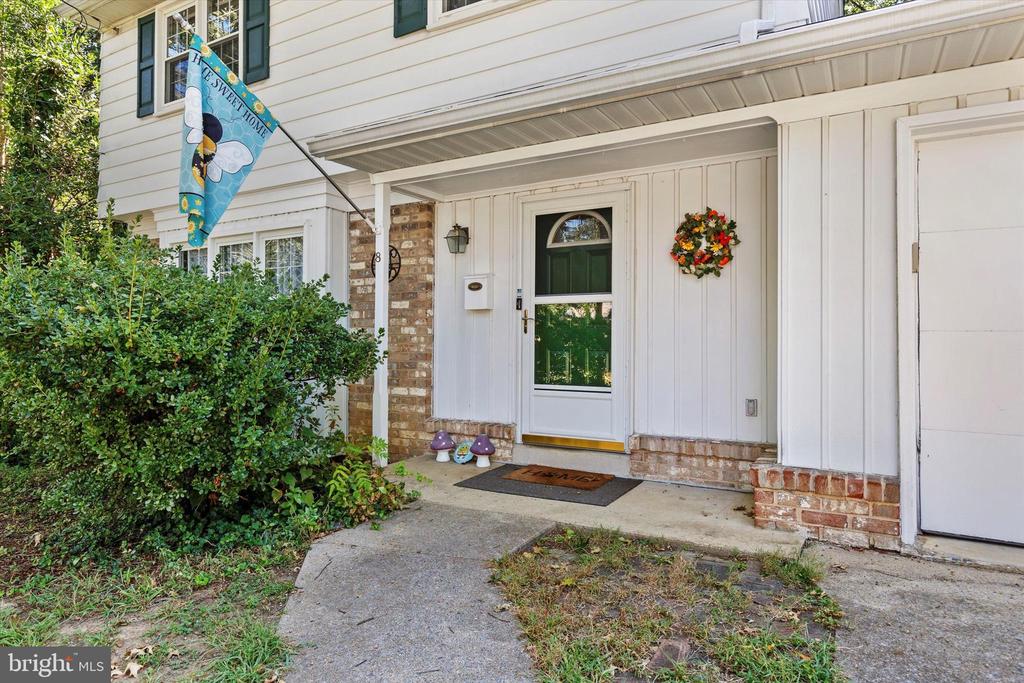 8 REDWOOD PLACE