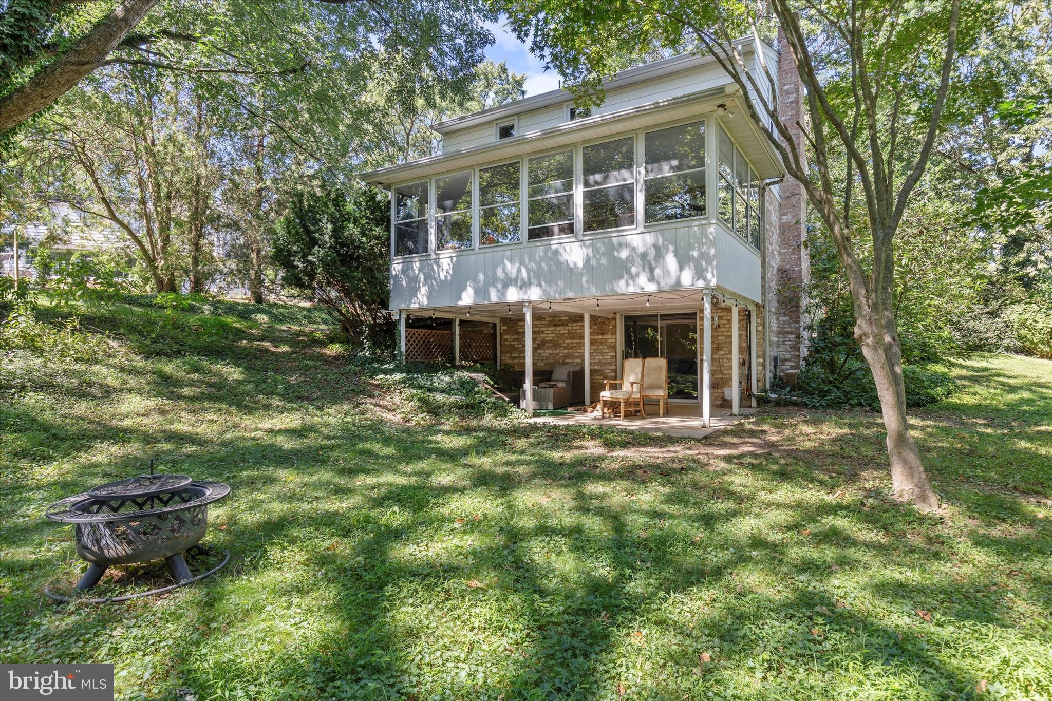 8 REDWOOD PLACE