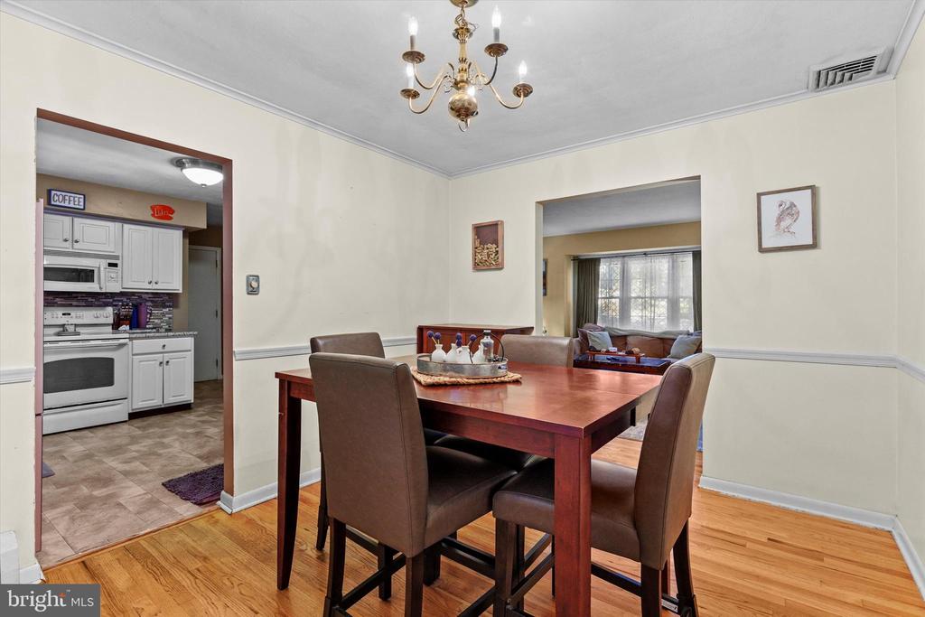 8 REDWOOD PLACE
