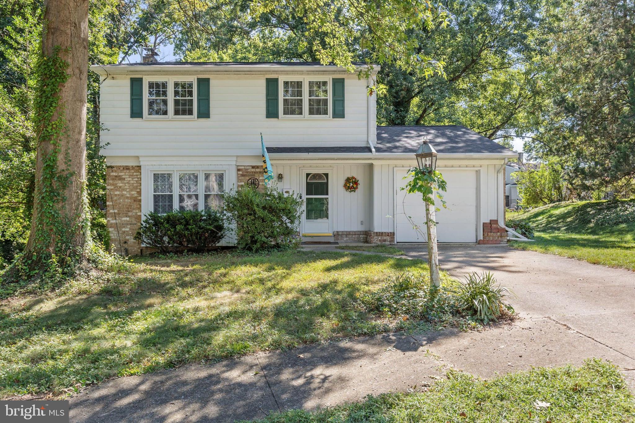 8 REDWOOD PLACE