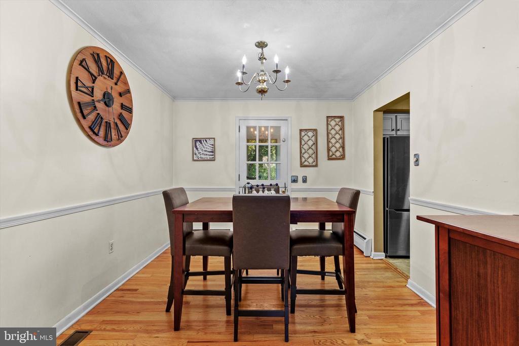 8 REDWOOD PLACE