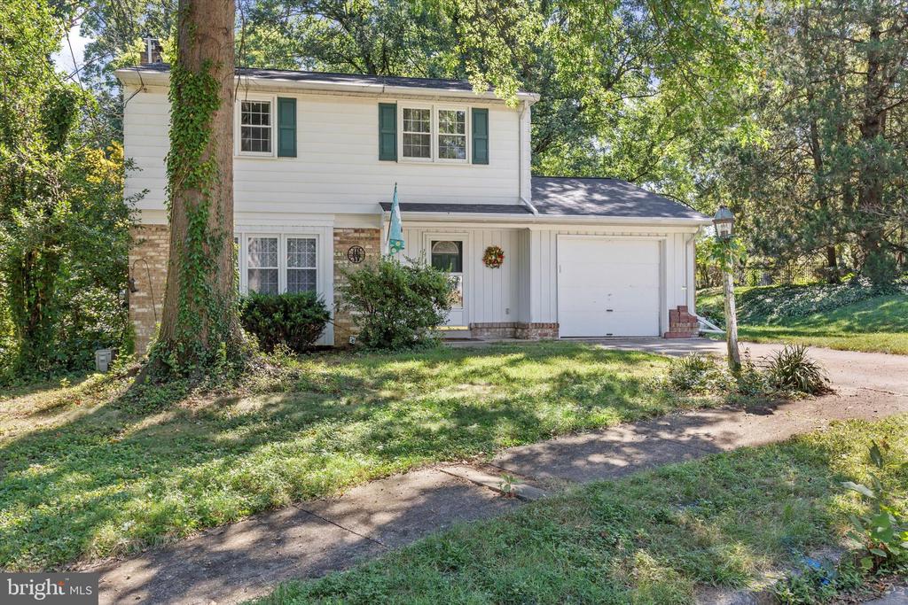 8 REDWOOD PLACE