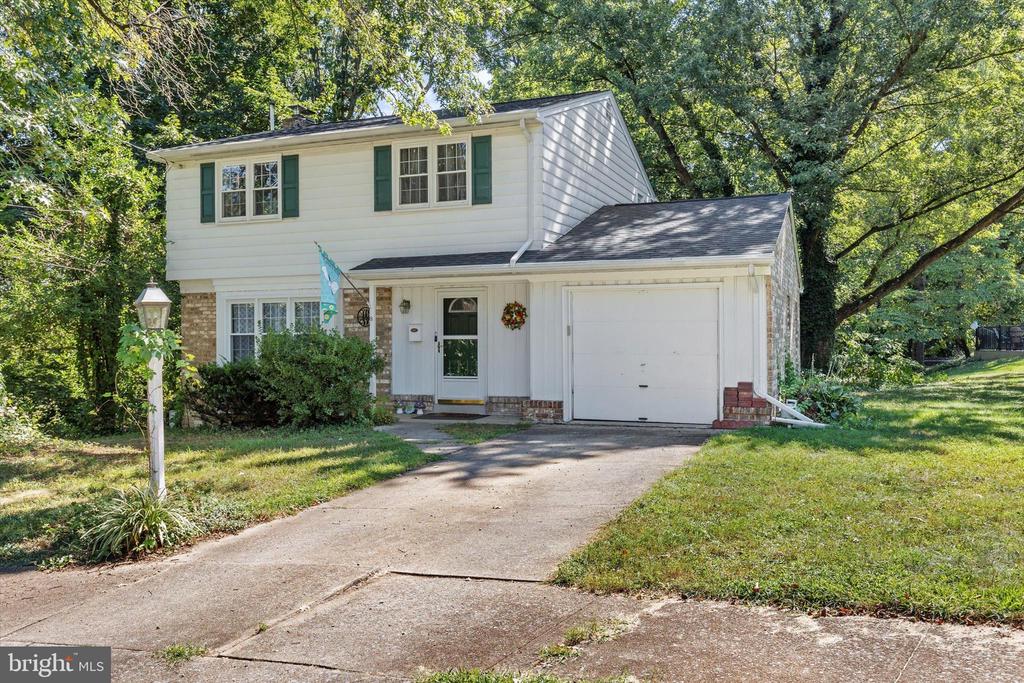 8 REDWOOD PLACE