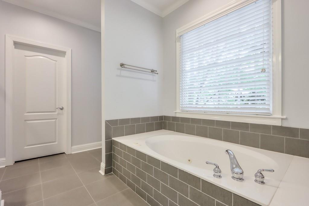 4301 Kingston Gate Cove