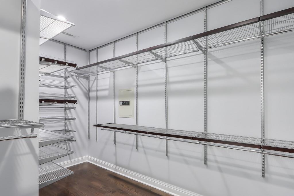 4301 Kingston Gate Cove