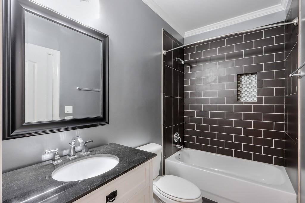 4301 Kingston Gate Cove