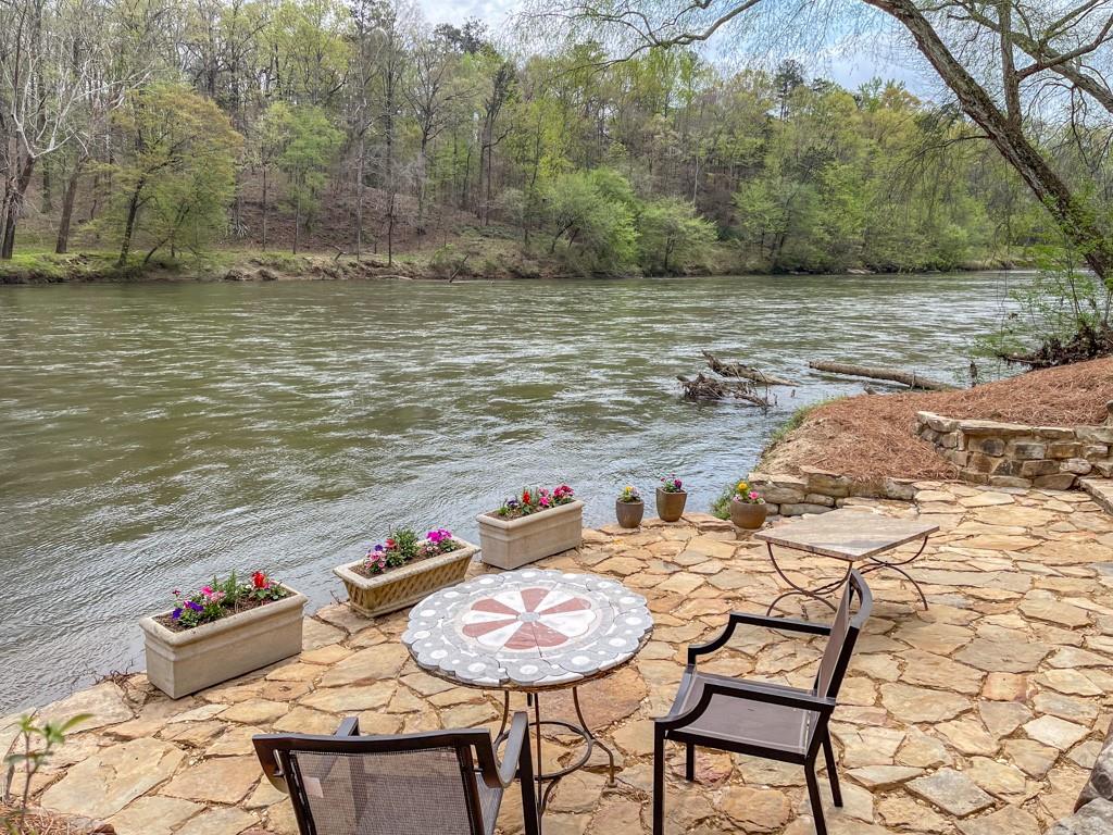 3981 Paces Ferry Drive SE