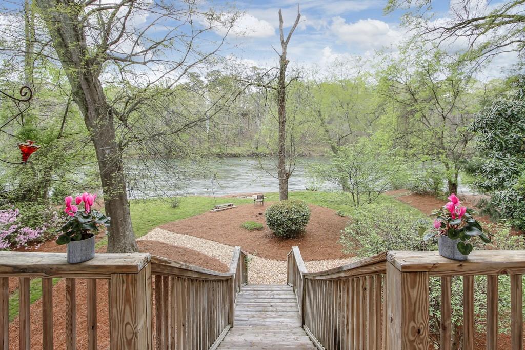 3981 Paces Ferry Drive SE