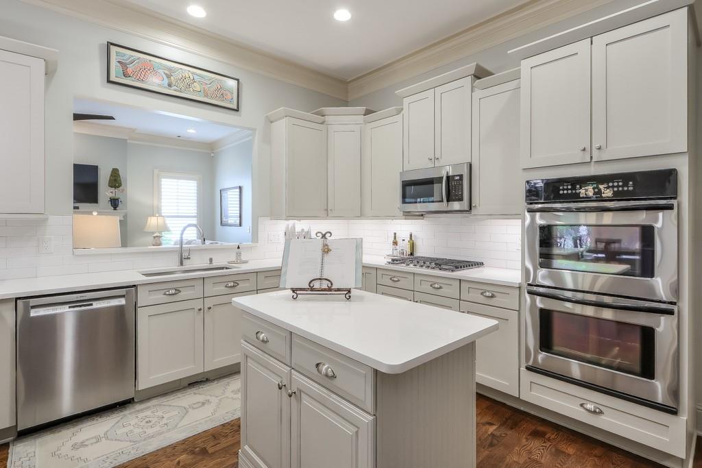 2111 Bungalow Park Drive