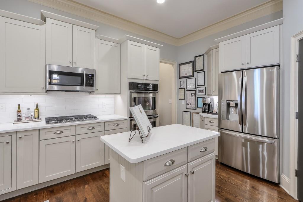 2111 Bungalow Park Drive