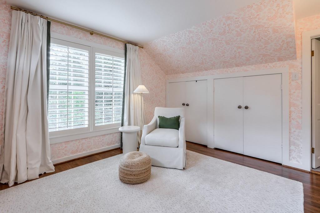 3269 W Shadowlawn Avenue NE