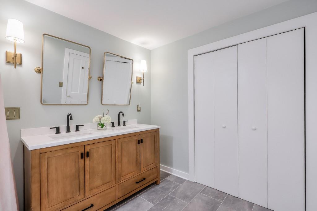 3269 W Shadowlawn Avenue NE