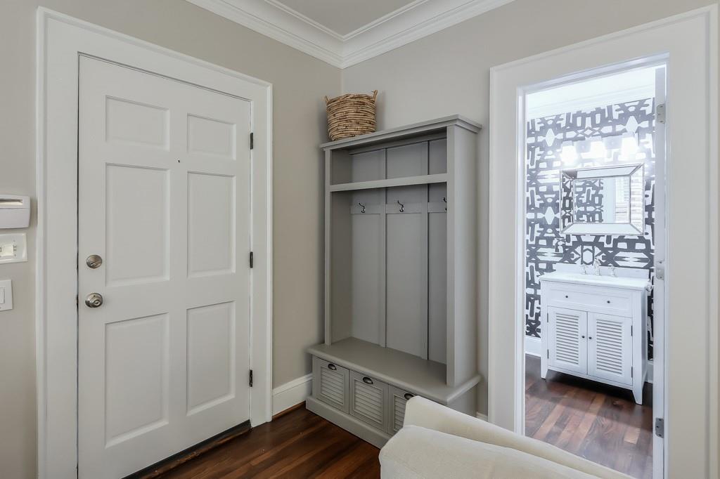 3269 W Shadowlawn Avenue NE