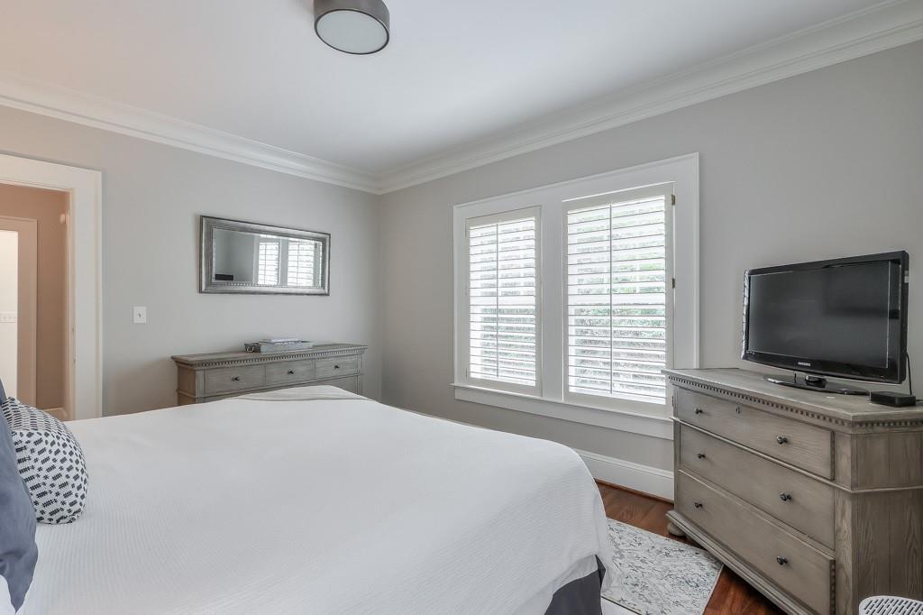 3269 W Shadowlawn Avenue NE