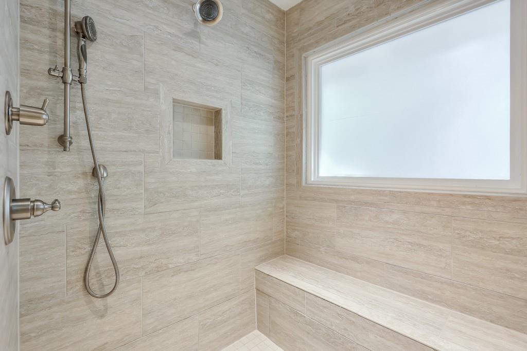 705 Grove Parkway SE