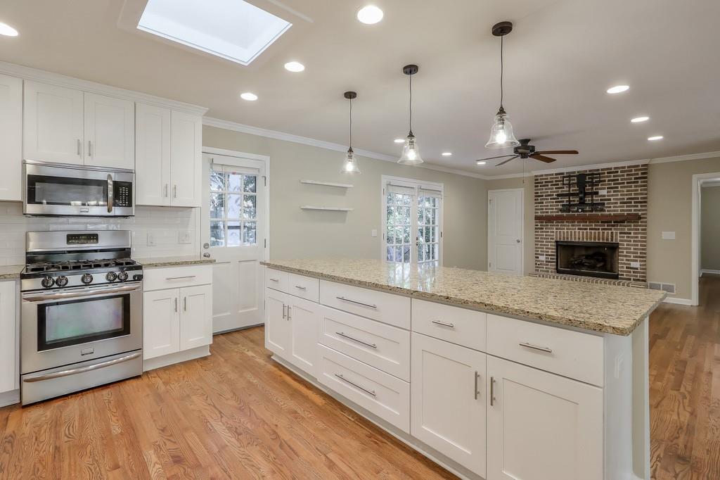 705 Grove Parkway SE