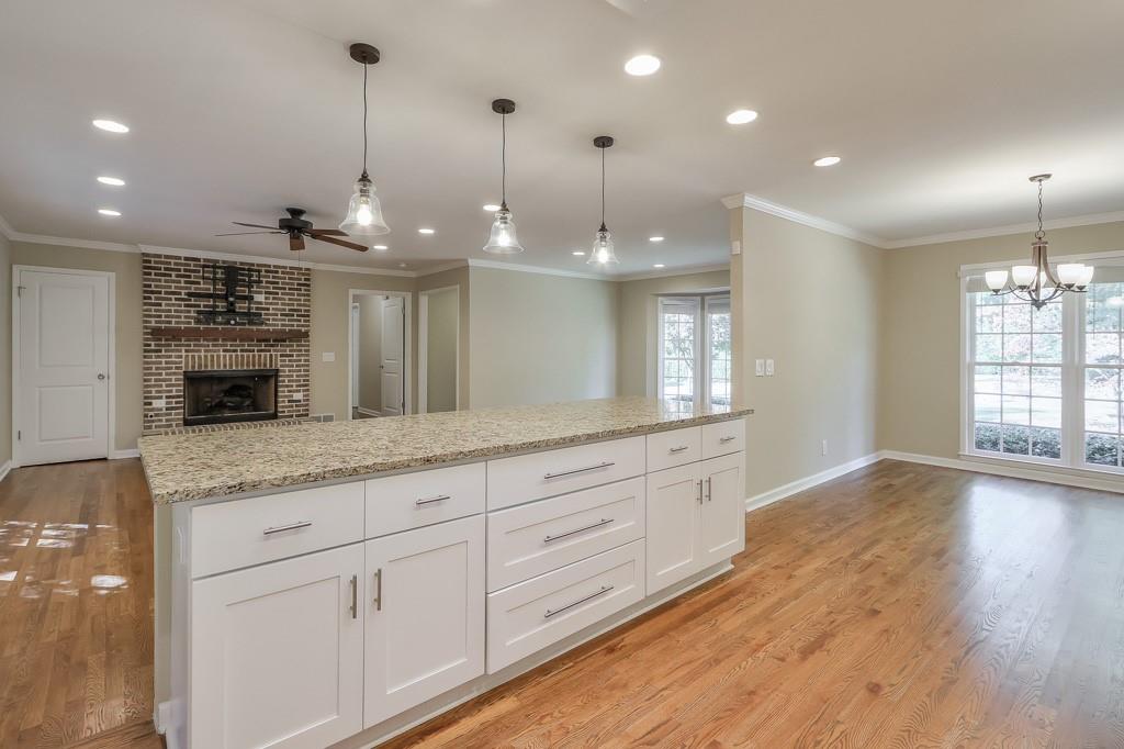 705 Grove Parkway SE