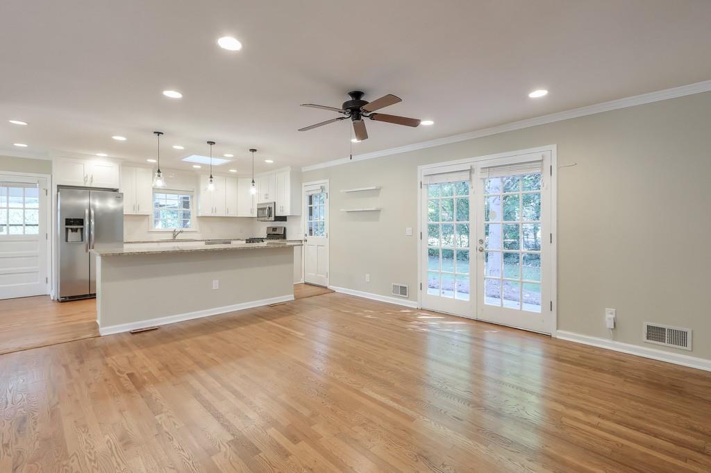 705 Grove Parkway SE