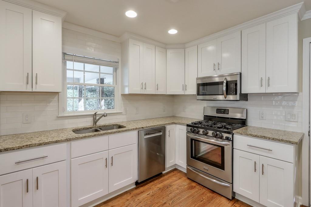 705 Grove Parkway SE