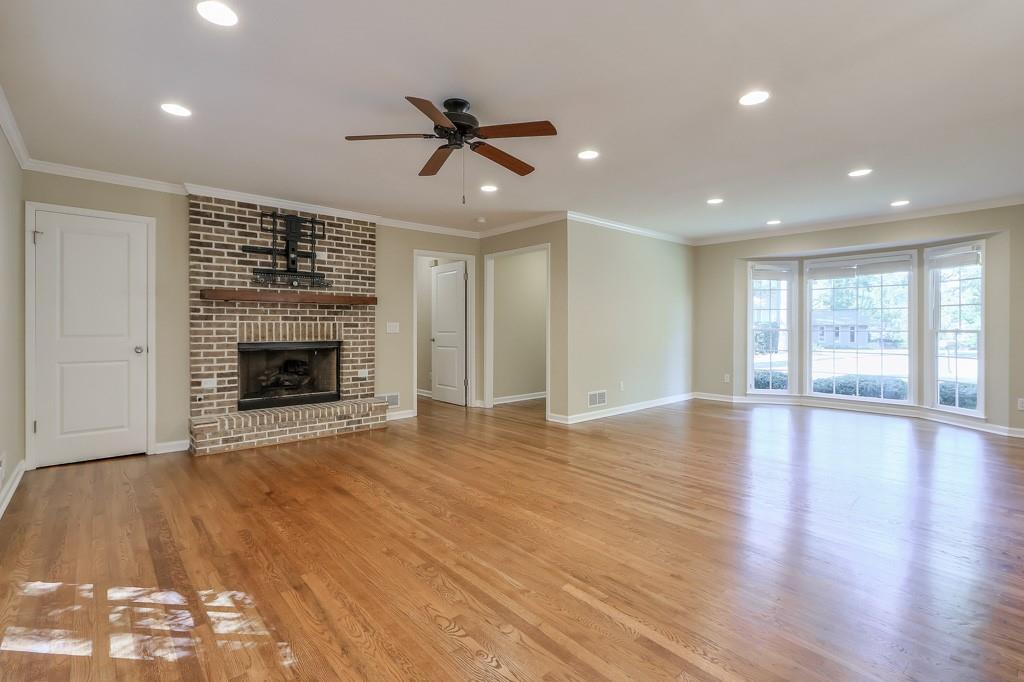 705 Grove Parkway SE