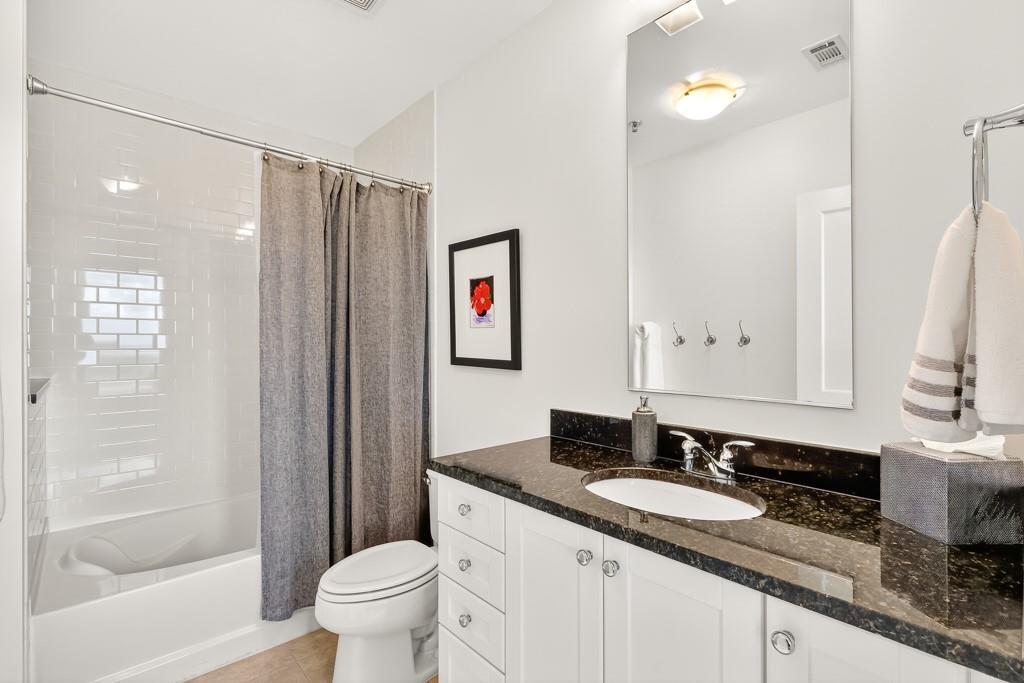 2795 Peachtree Road NE Unit 1801