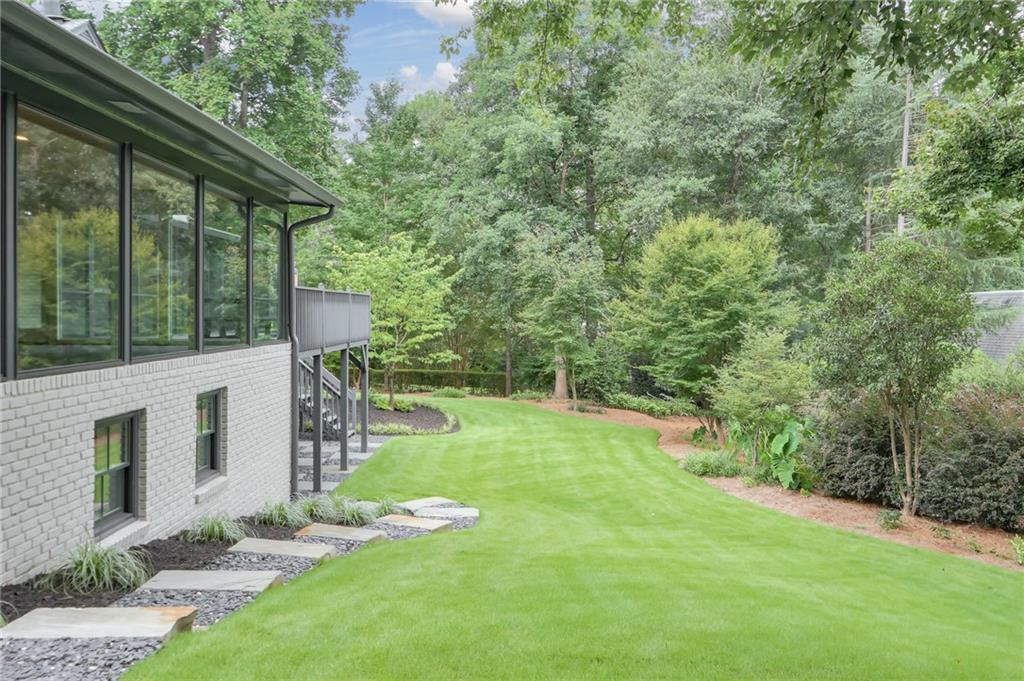 350 Shadowlawn Road SE