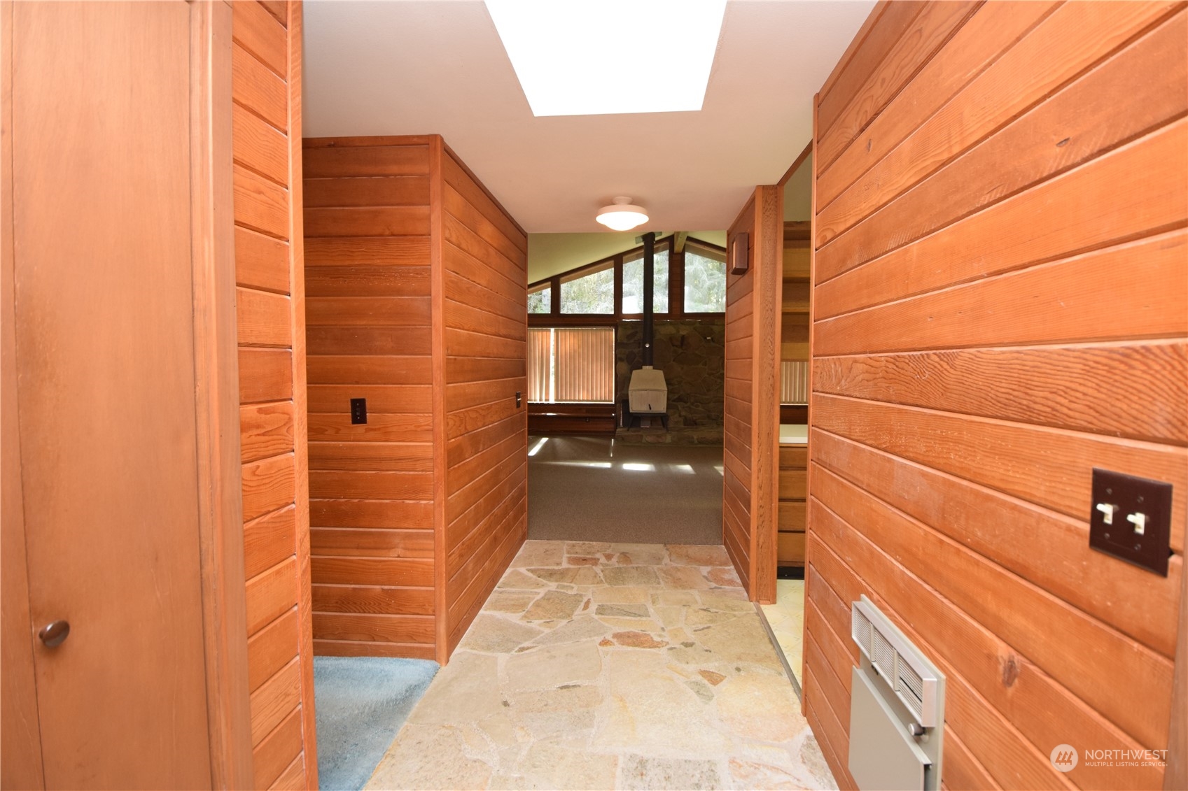 688 Gellor Road