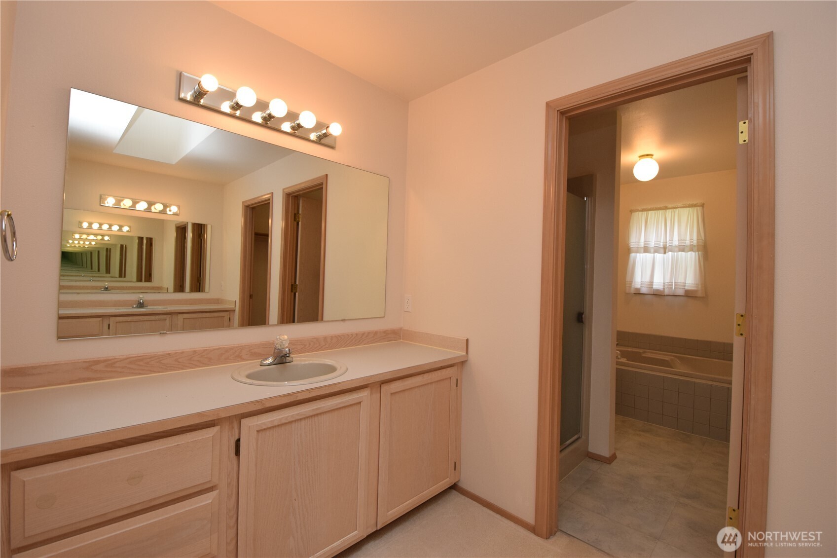 4024 NW Flintwood