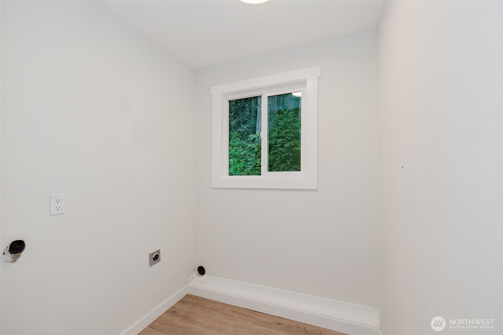 5450 NE Laura Loop
