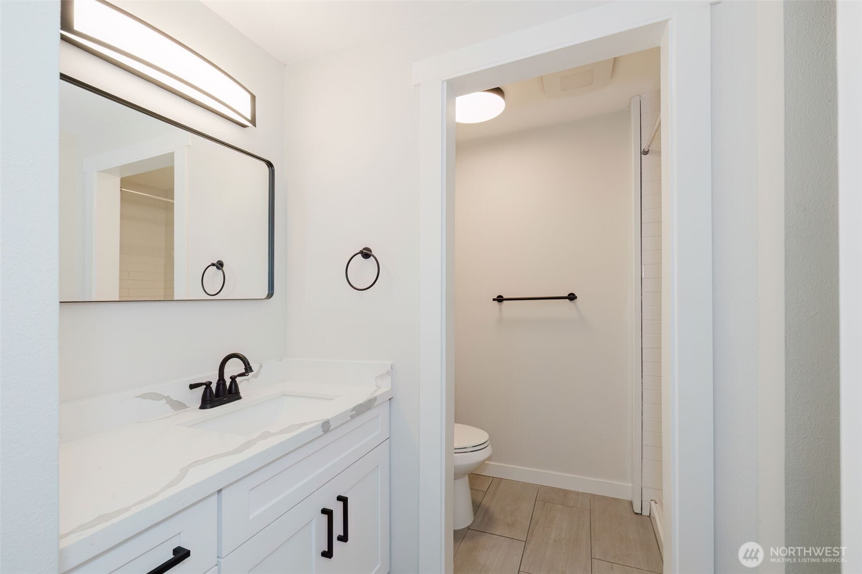 5450 NE Laura Loop