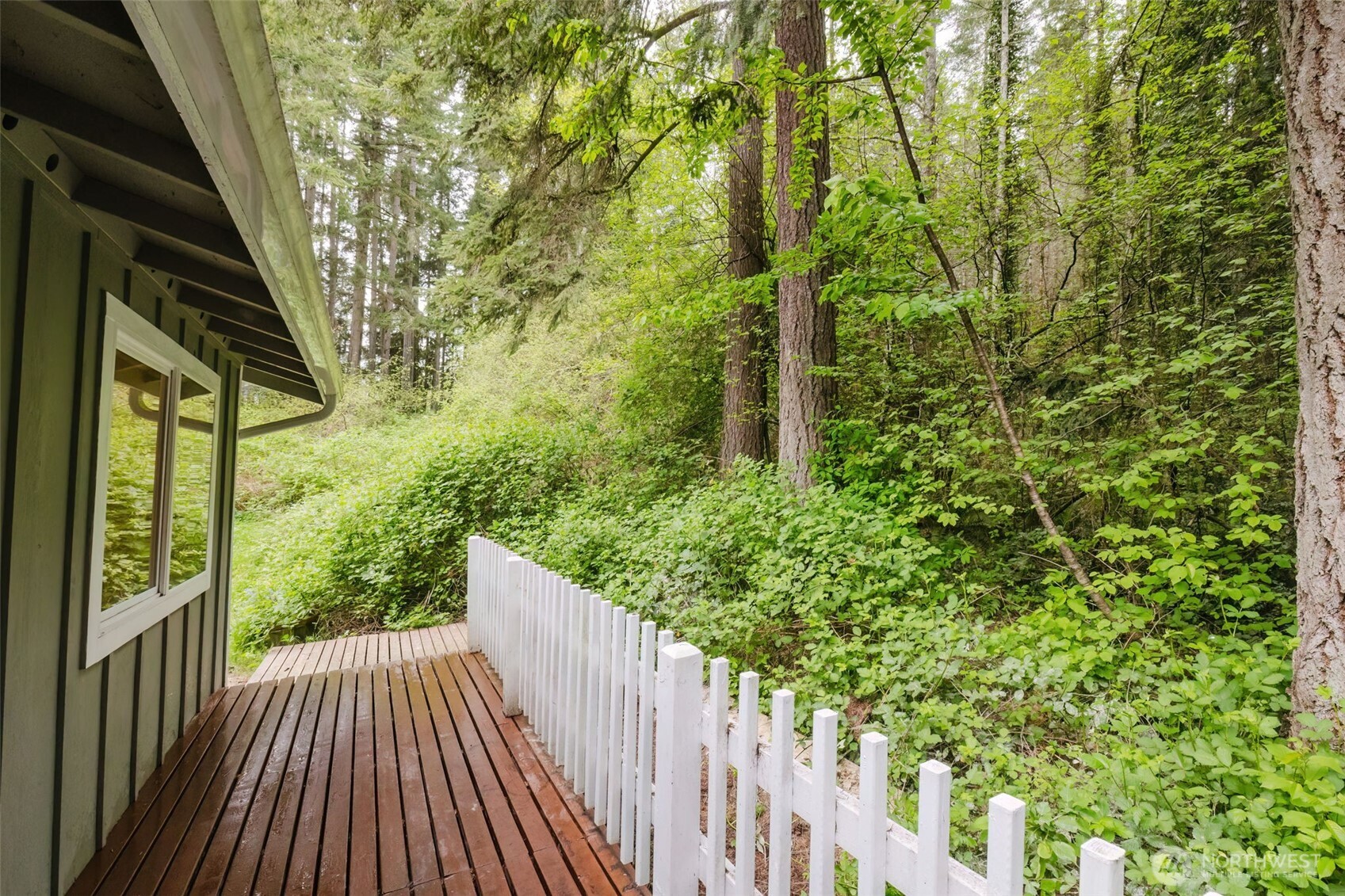 5450 NE Laura Loop