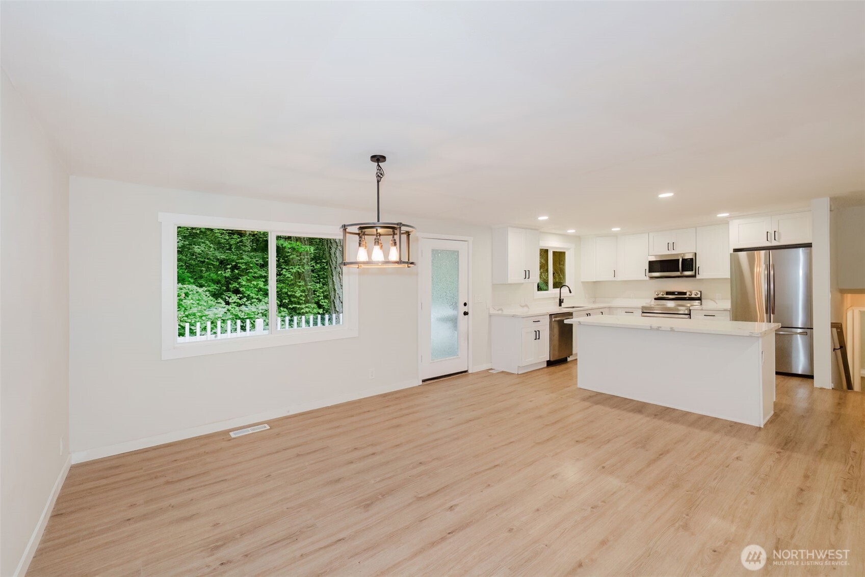 5450 NE Laura Loop