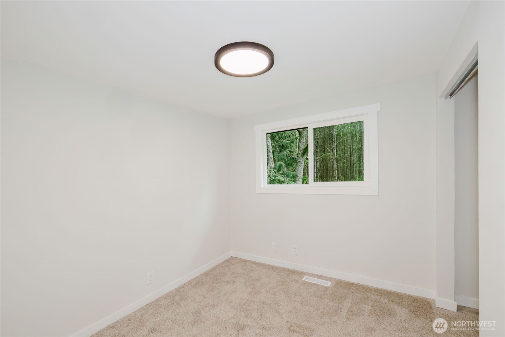 5450 NE Laura Loop