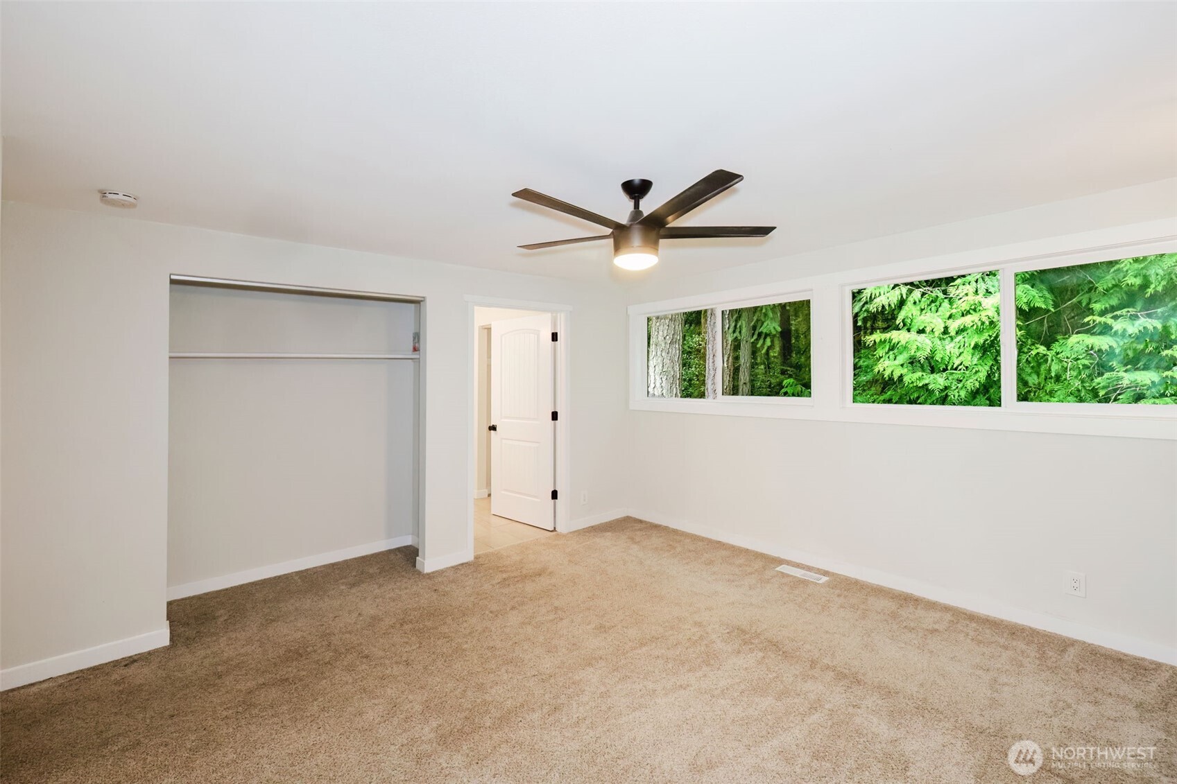 5450 NE Laura Loop