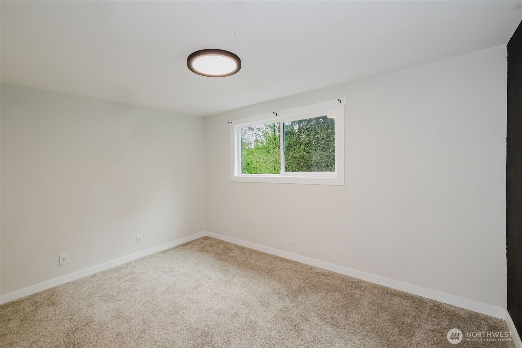 5450 NE Laura Loop