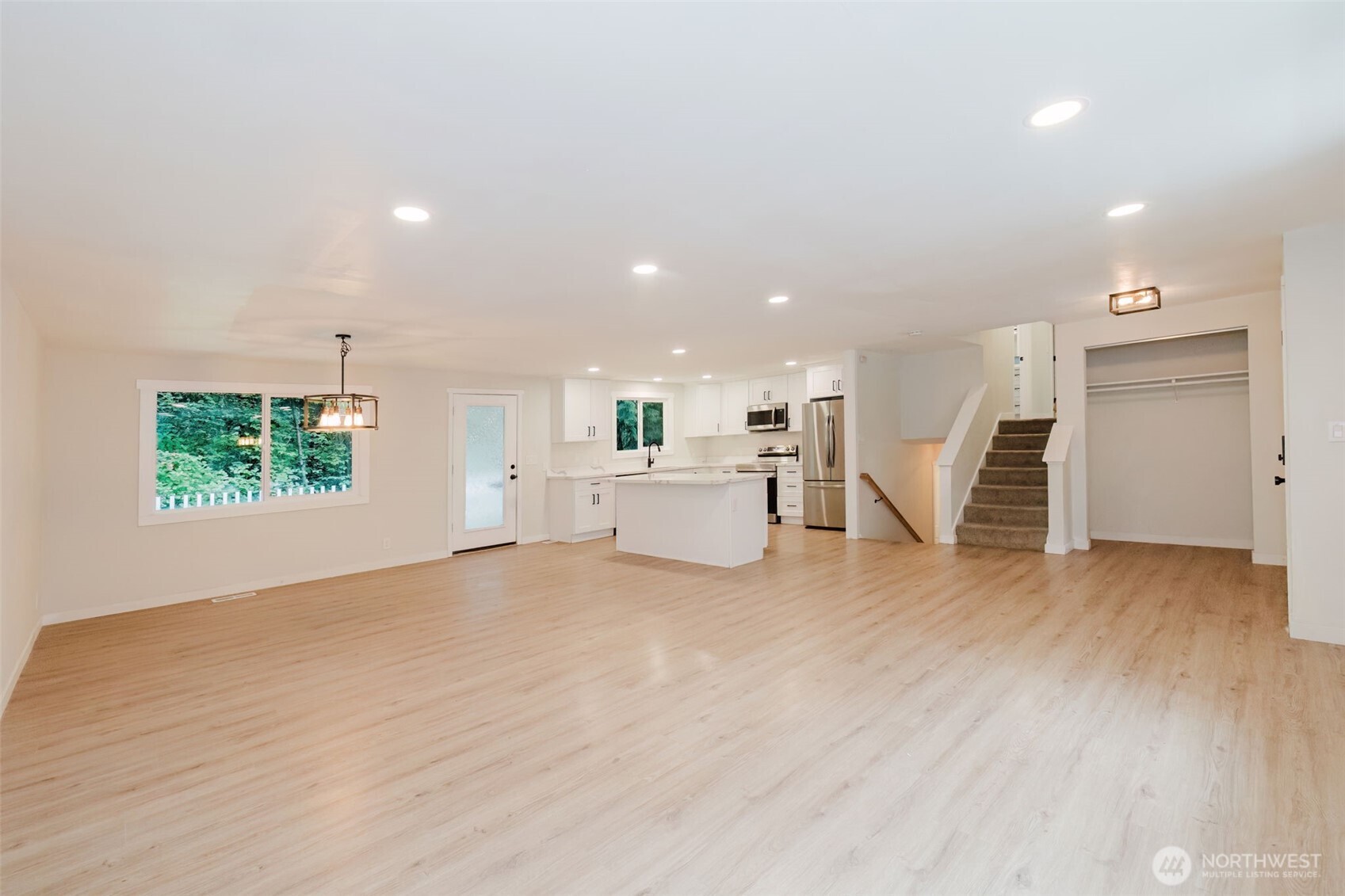 5450 NE Laura Loop