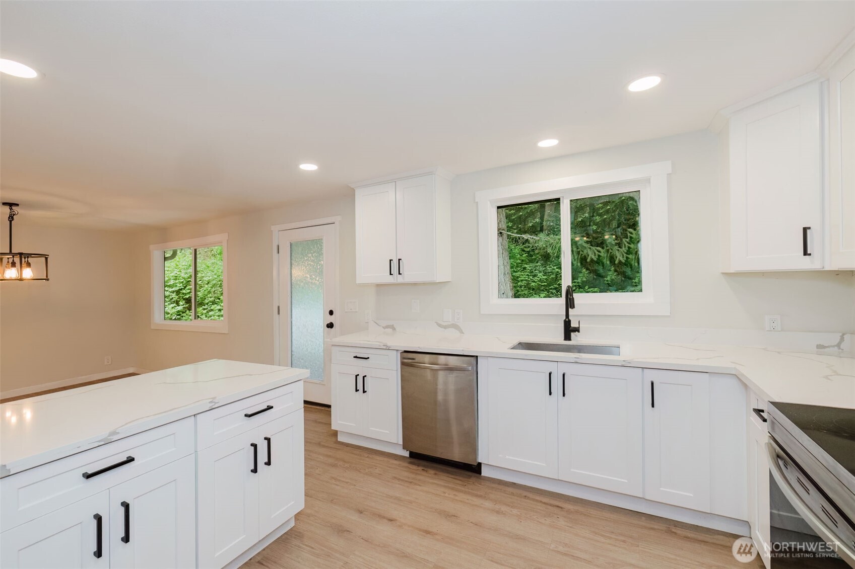 5450 NE Laura Loop