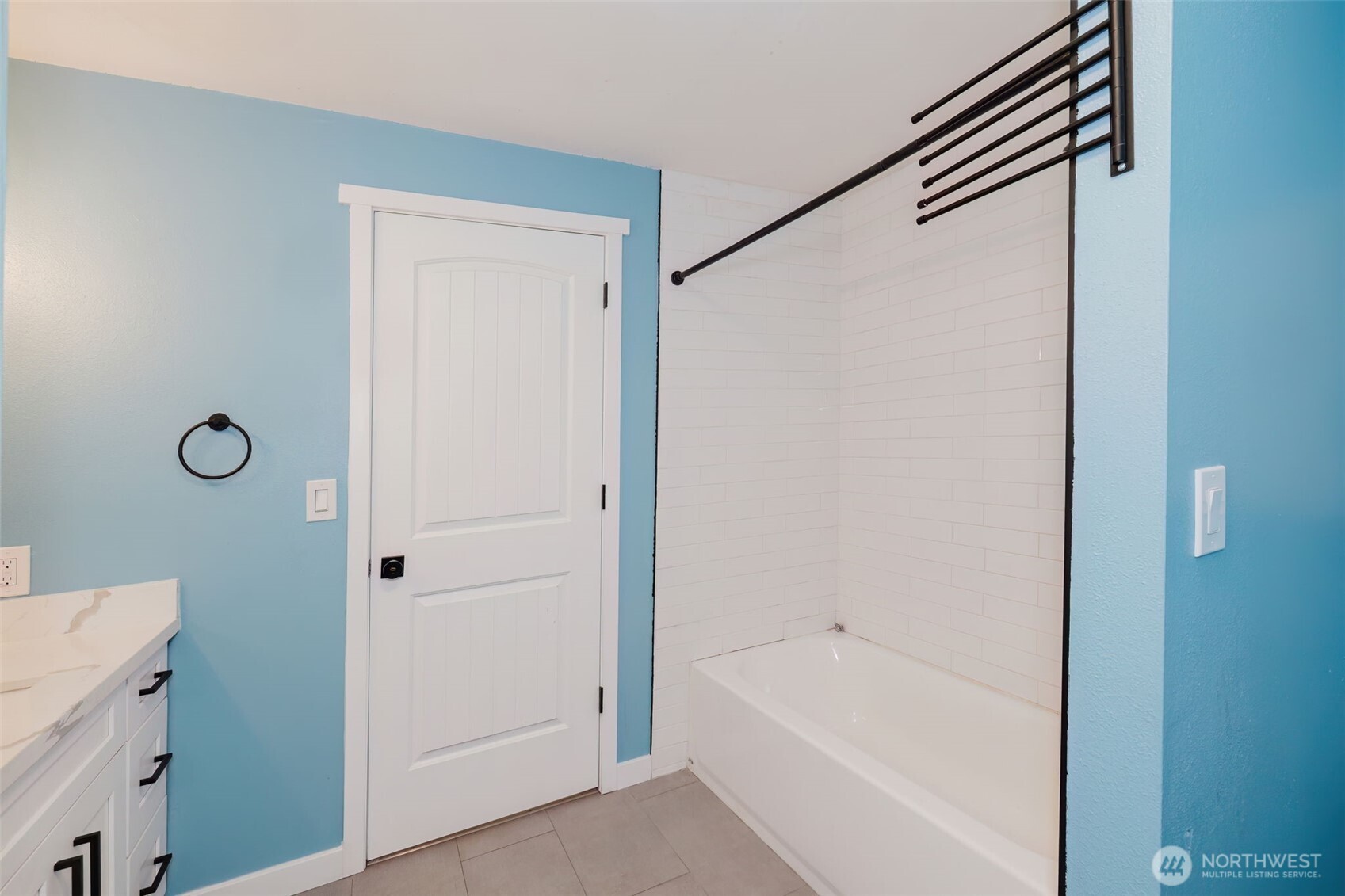 5450 NE Laura Loop
