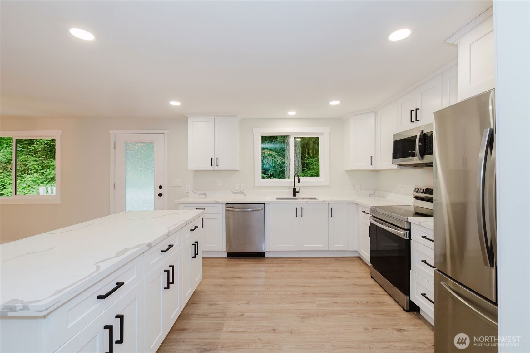 5450 NE Laura Loop