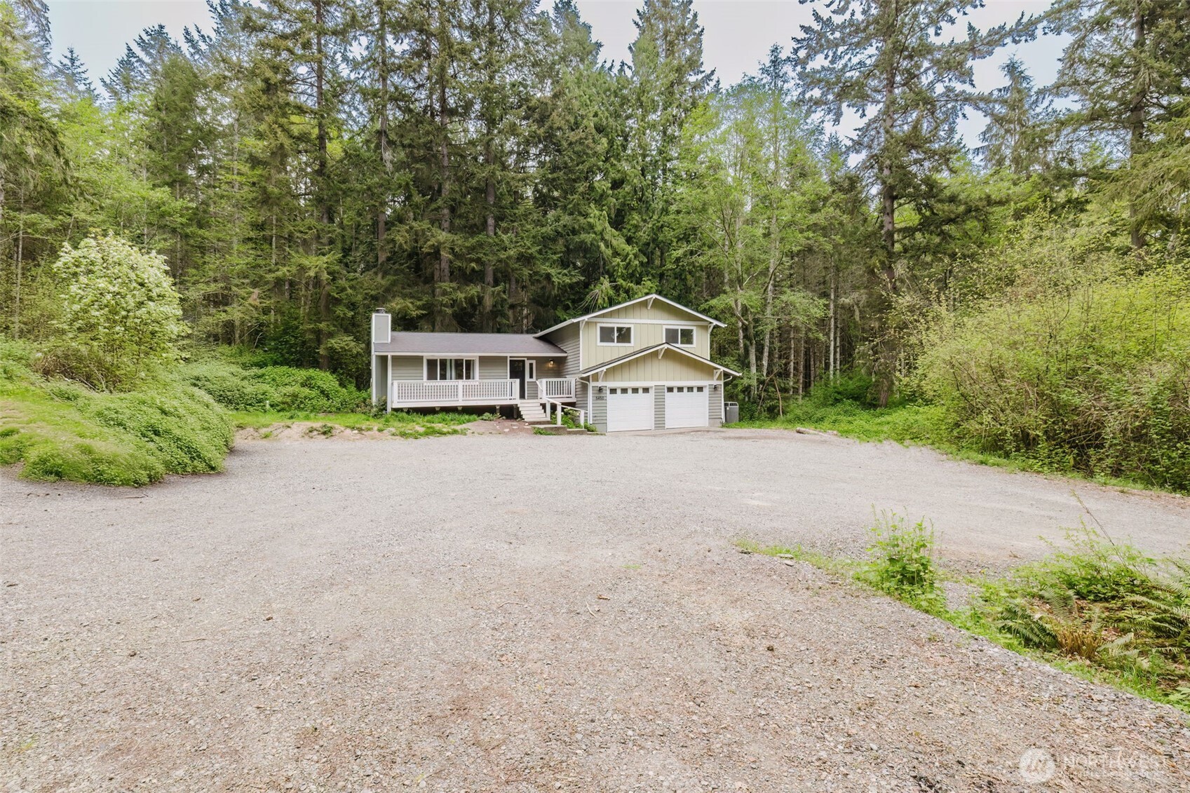 5450 NE Laura Loop