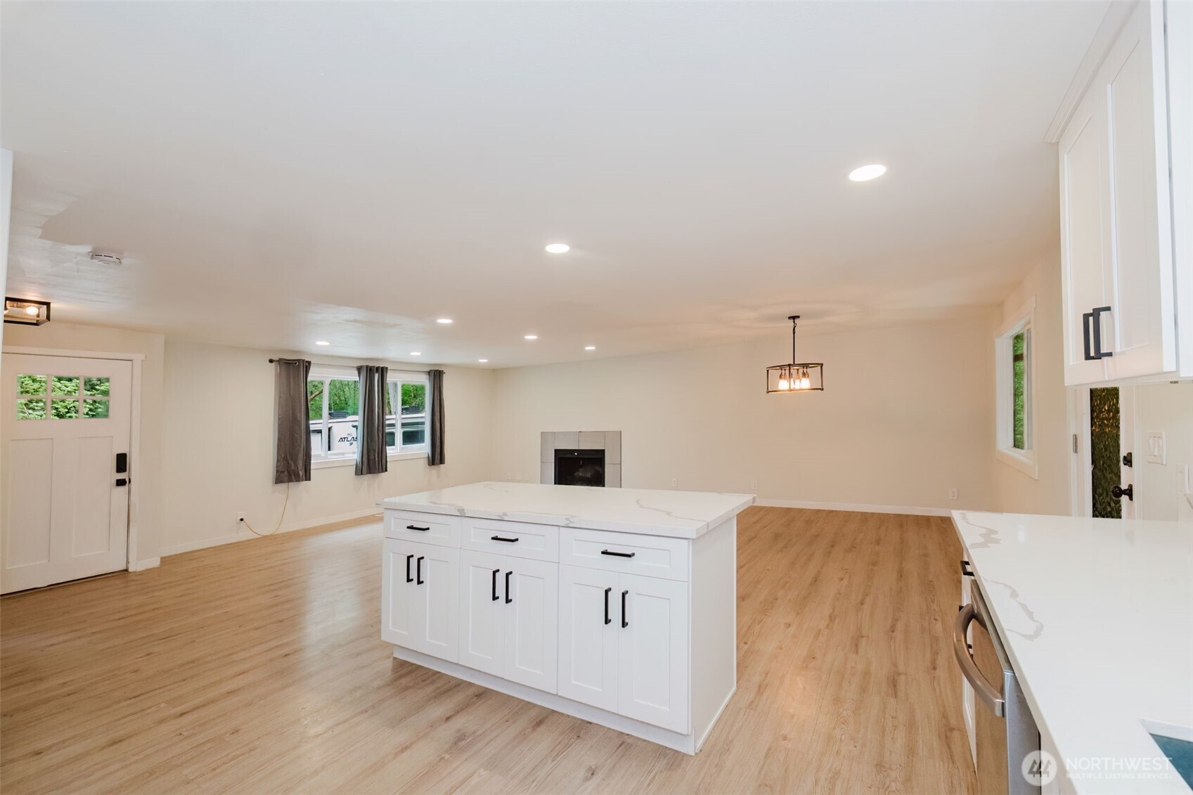 5450 NE Laura Loop