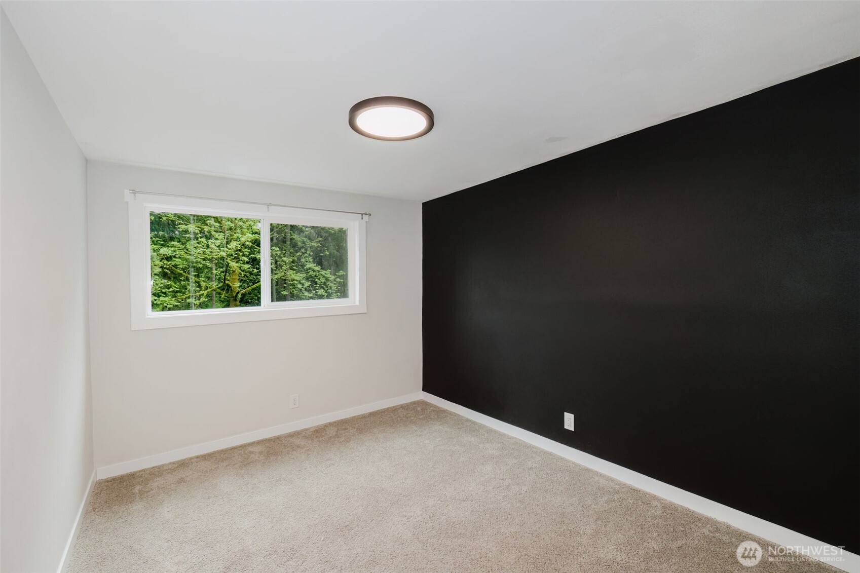 5450 NE Laura Loop