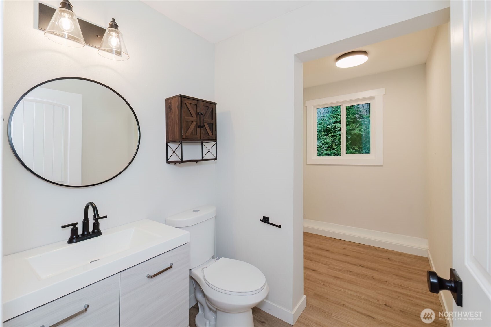 5450 NE Laura Loop