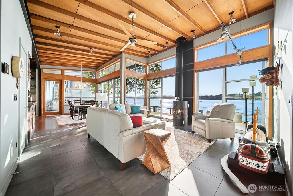 3512 Beach Drive E